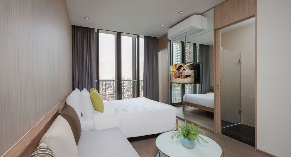For rent 3 bedrooms condo in Khlong Toei, Bangkok