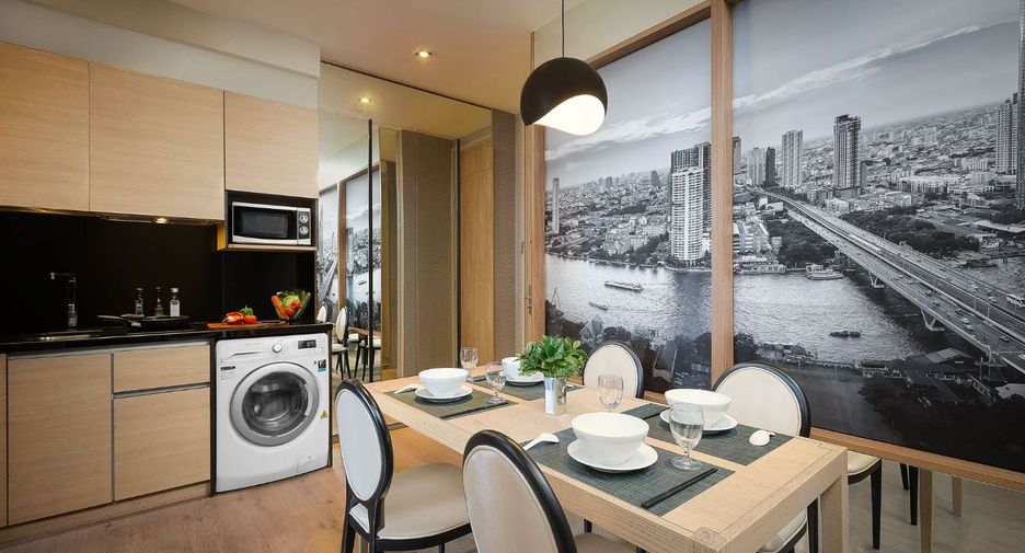 For rent 3 bedrooms condo in Khlong Toei, Bangkok