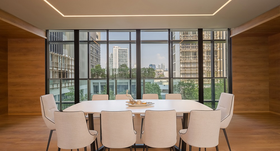 For rent 3 bedrooms condo in Khlong Toei, Bangkok