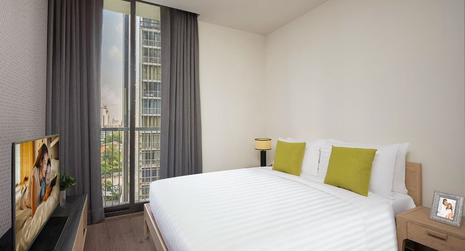 For rent 3 bedrooms condo in Khlong Toei, Bangkok