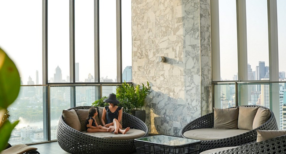 For rent 3 bedrooms condo in Khlong Toei, Bangkok