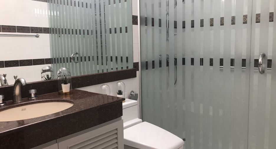 For rent 3 bedrooms condo in Watthana, Bangkok