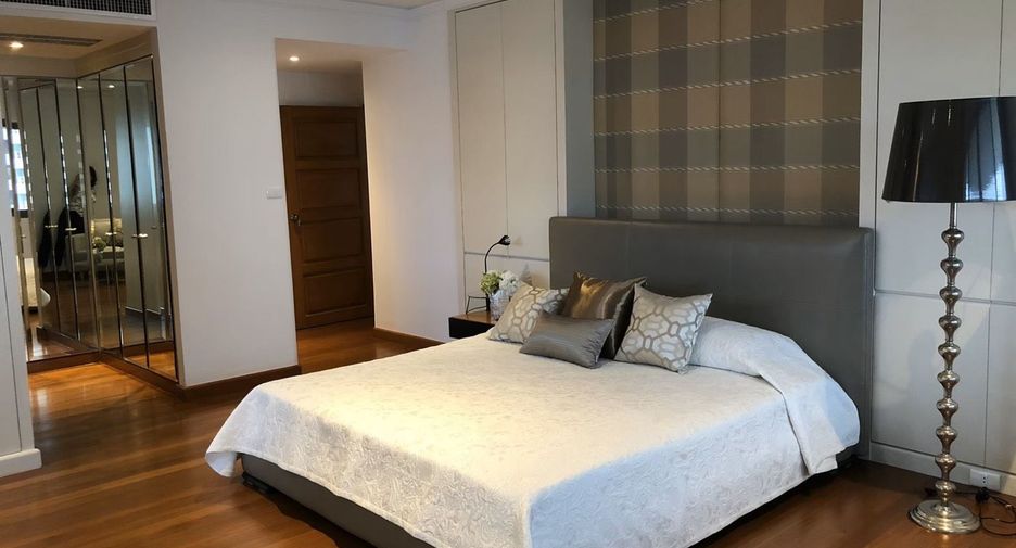 For rent 3 bedrooms condo in Watthana, Bangkok
