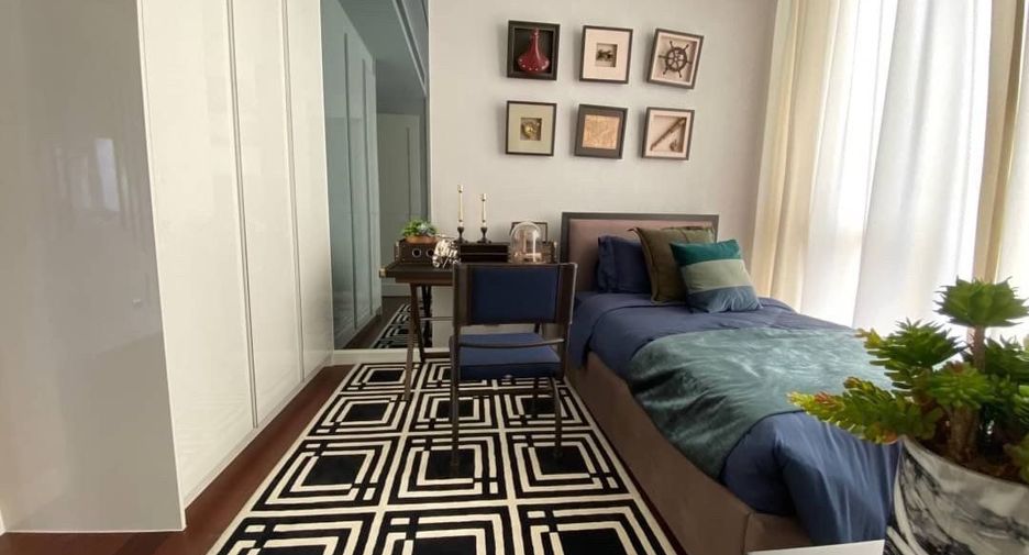 For rent 3 bedrooms condo in Khlong Toei, Bangkok