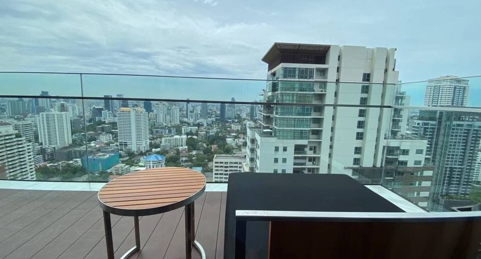 For rent 3 bedrooms condo in Khlong Toei, Bangkok