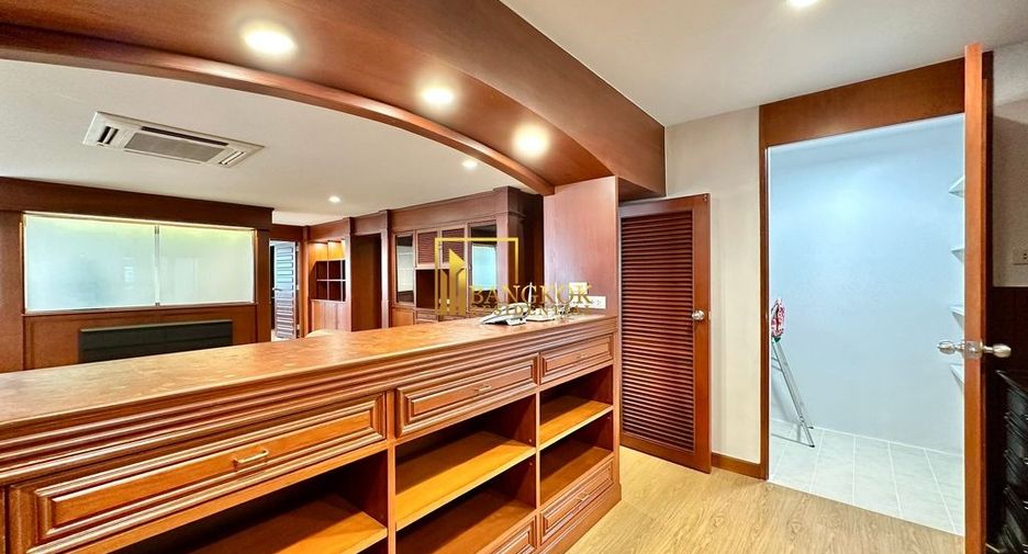 ให้เช่า 3 ห้องนอน คอนโด ใน วัฒนา, กรุงเทพฯ
