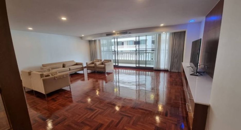 For rent 4 bedrooms condo in Khlong Toei, Bangkok
