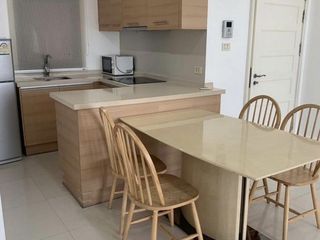 Condo en alquiler de 2 habitaciones en Khlong Toei, Bangkok