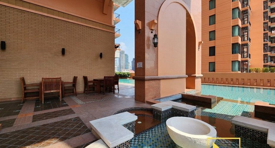 For rent 2 bedrooms condo in Khlong Toei, Bangkok