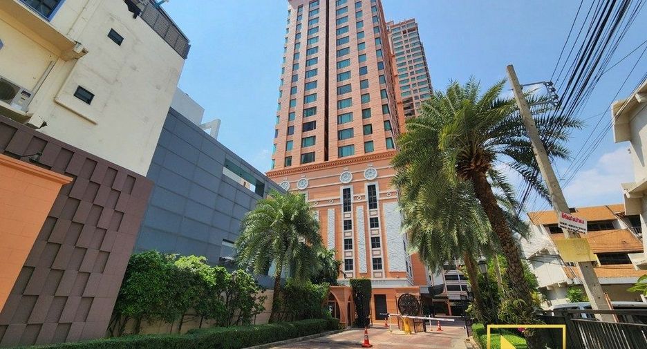 For rent 2 bedrooms condo in Khlong Toei, Bangkok