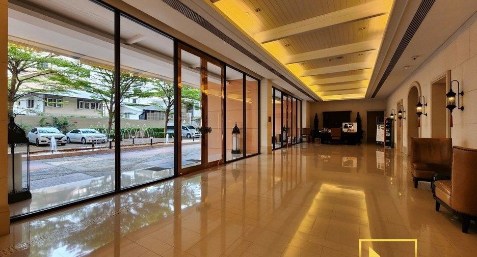 For rent 2 bedrooms condo in Khlong Toei, Bangkok