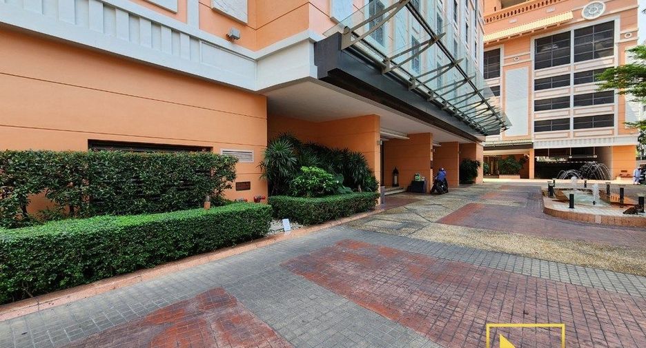 For rent 2 bedrooms condo in Khlong Toei, Bangkok