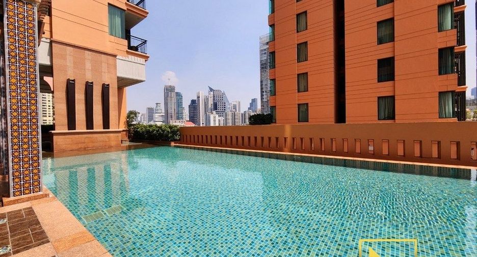 For rent 2 bedrooms condo in Khlong Toei, Bangkok