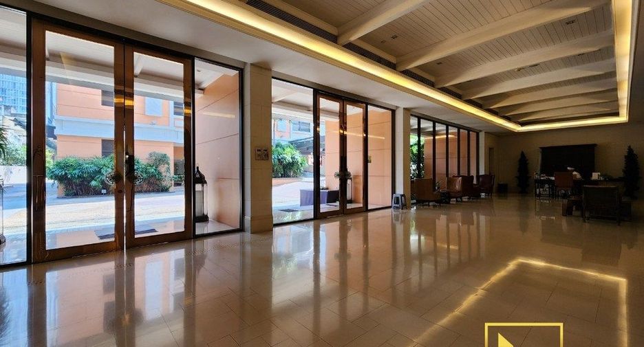 For rent 2 bedrooms condo in Khlong Toei, Bangkok