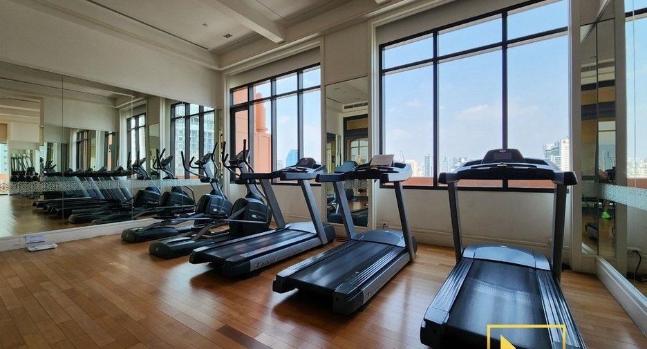 For rent 2 bedrooms condo in Khlong Toei, Bangkok