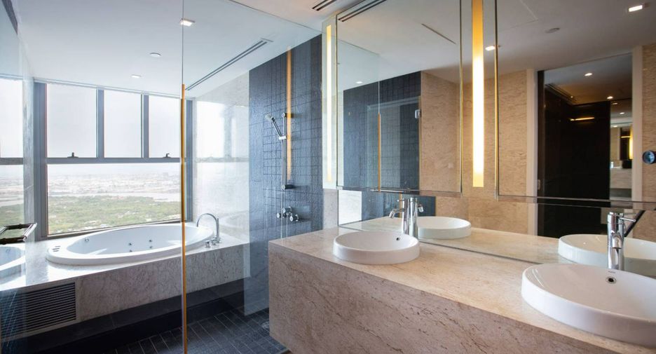 For rent 4 bedrooms condo in Yan Nawa, Bangkok