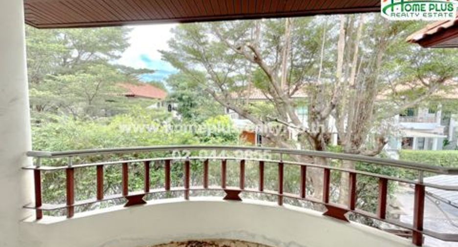 For sale 4 bedrooms house in Lat Krabang, Bangkok
