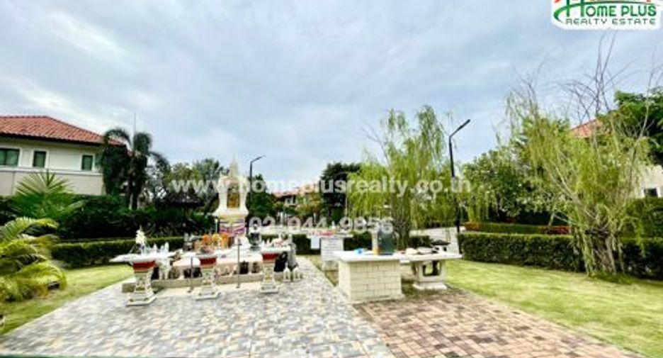 For sale 4 bedrooms house in Lat Krabang, Bangkok