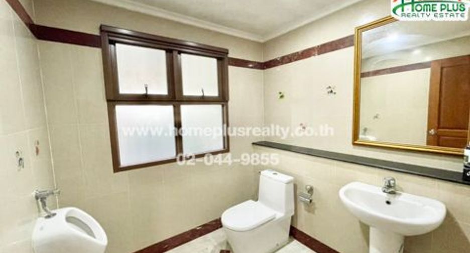 For sale 4 bedrooms house in Lat Krabang, Bangkok
