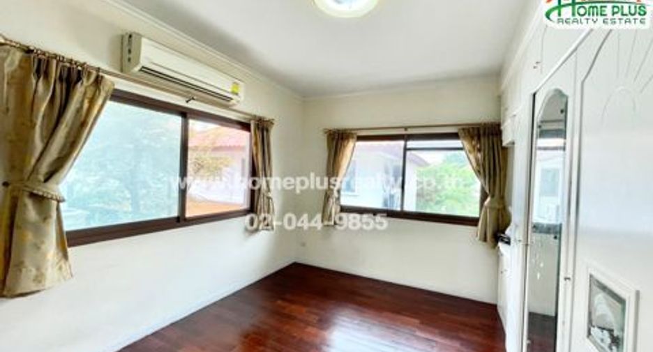 For sale 4 bedrooms house in Lat Krabang, Bangkok