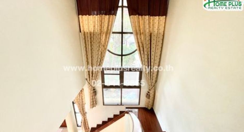For sale 4 bedrooms house in Lat Krabang, Bangkok