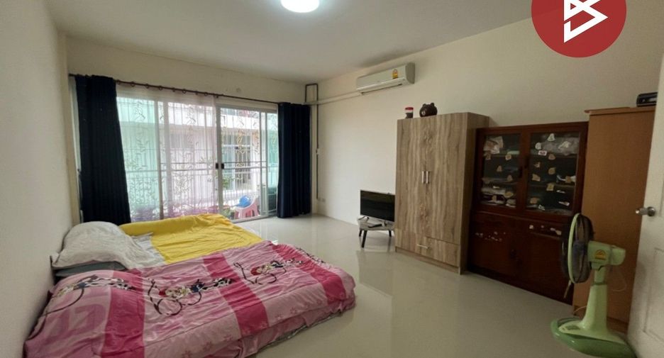 For sale 4 Beds townhouse in Bang Pakong, Chachoengsao