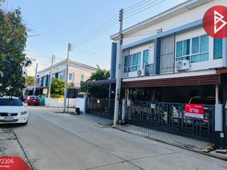 For sale 3 bed townhouse in Bang Pakong, Chachoengsao