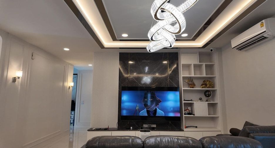 Casa en alquiler de 4 habitaciones en Bang Phli, Samut Prakan