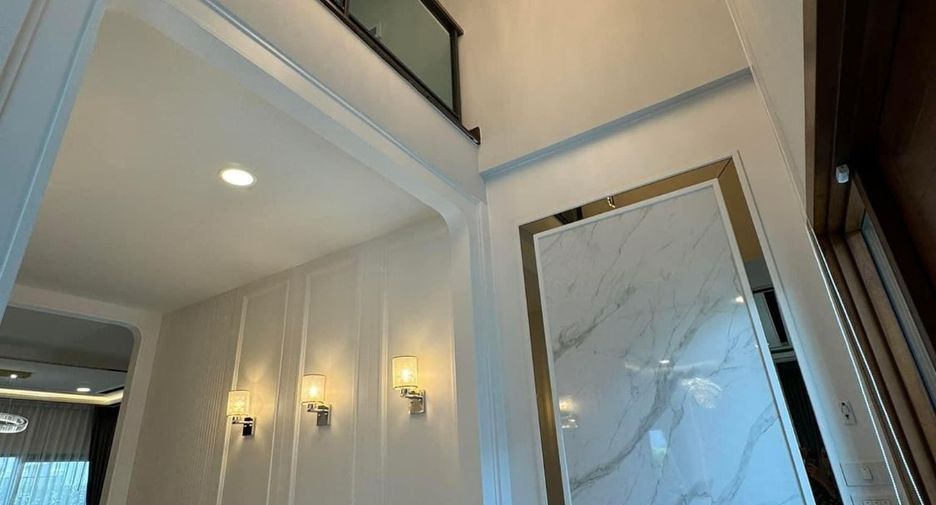 Casa en alquiler de 4 habitaciones en Bang Phli, Samut Prakan