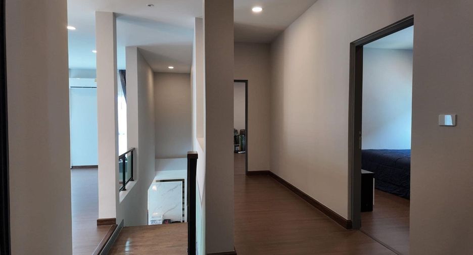 Casa en alquiler de 4 habitaciones en Bang Phli, Samut Prakan