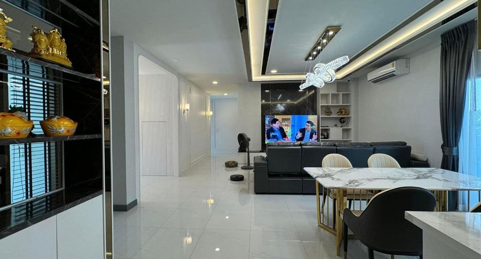 Casa en alquiler de 4 habitaciones en Bang Phli, Samut Prakan