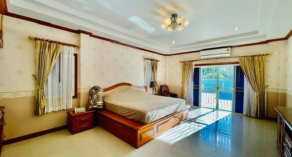 For rent 5 bedrooms villa in North Pattaya, Pattaya