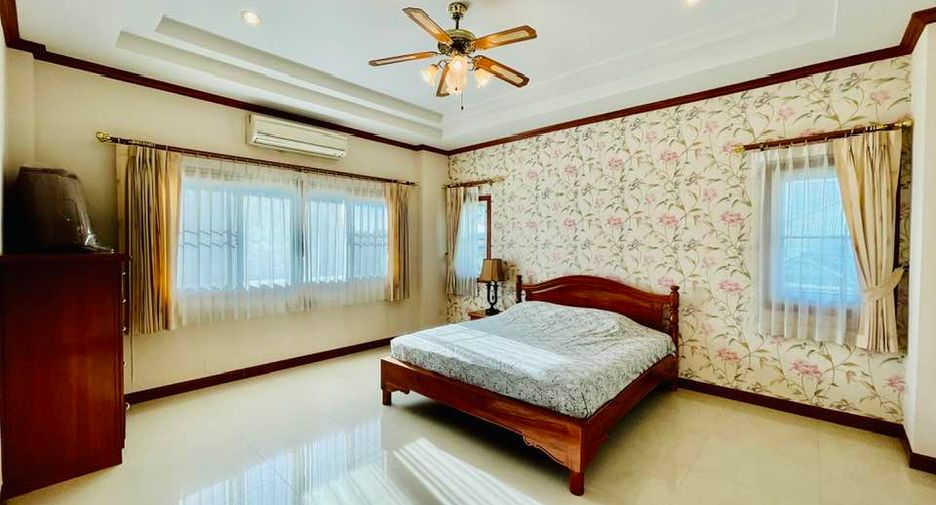 For rent 5 bedrooms villa in North Pattaya, Pattaya