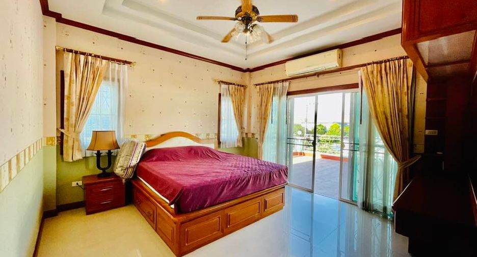 For rent 5 bedrooms villa in North Pattaya, Pattaya