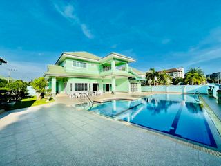 For rent 5 bedrooms villa in Bang Lamung, Chonburi