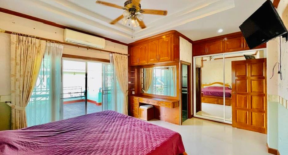For rent 5 bedrooms villa in North Pattaya, Pattaya