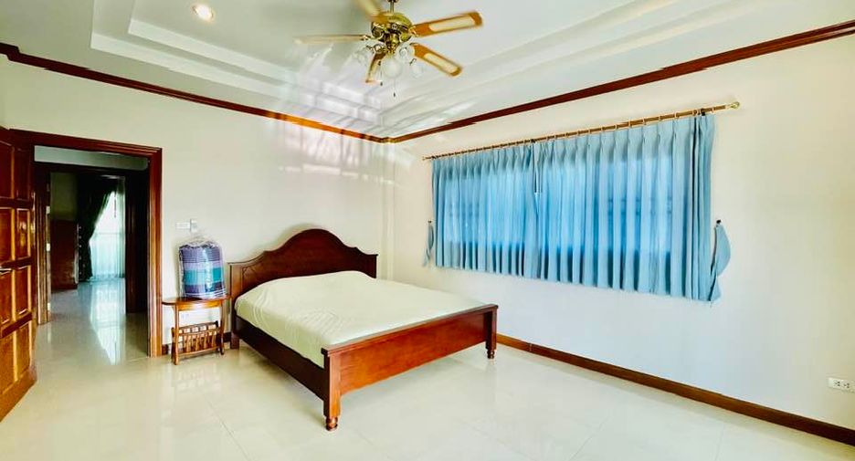 For rent 5 bedrooms villa in North Pattaya, Pattaya