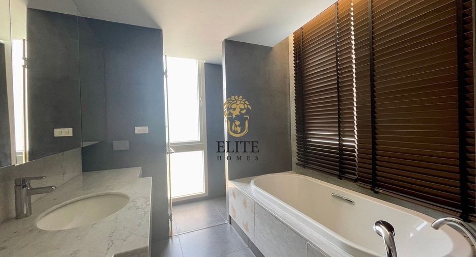 Condo en alquiler de 3 habitaciones en Watthana, Bangkok