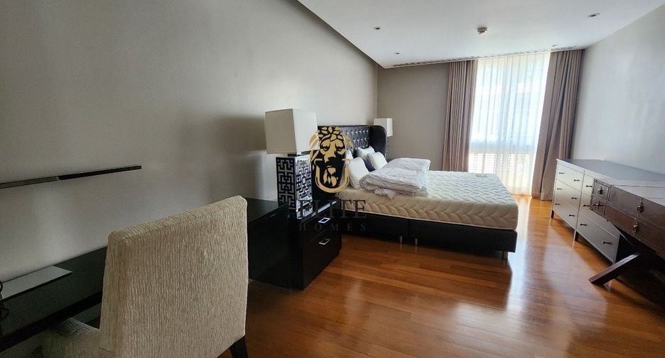 Condo en alquiler de 3 habitaciones en Watthana, Bangkok