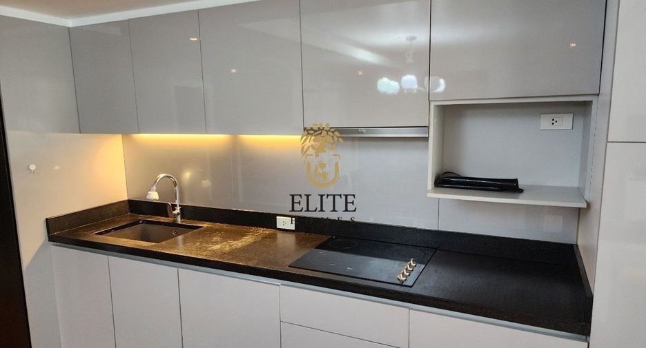 Condo en alquiler de 3 habitaciones en Watthana, Bangkok
