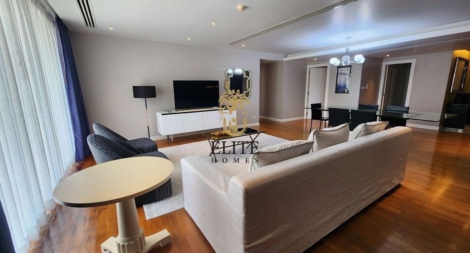Condo en alquiler de 3 habitaciones en Watthana, Bangkok