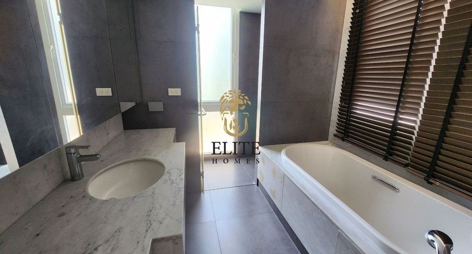 Condo en alquiler de 3 habitaciones en Watthana, Bangkok