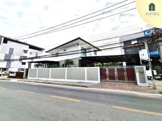 出售 4 卧室 独立屋 在 Phra Khanong, 曼谷