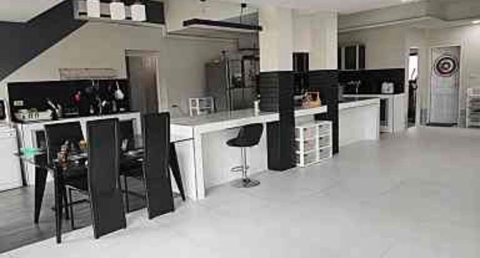 Villa en alquiler y en venta de 5 habitaciones en Kathu, Phuket