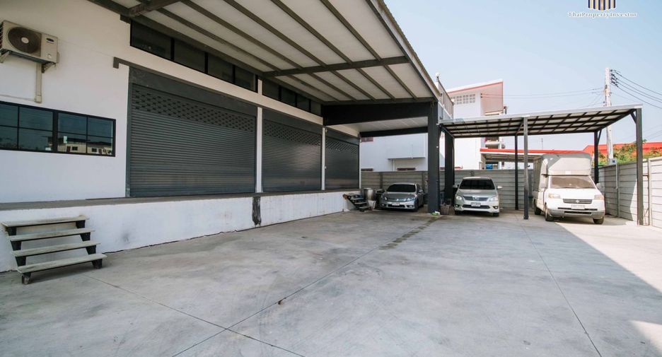 For sale 5 bedrooms house in Khlong Luang, Pathum Thani