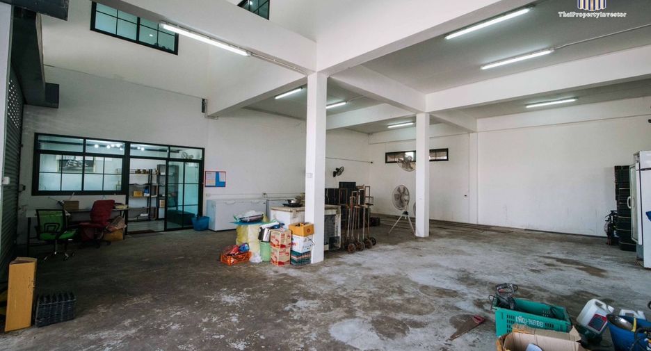 For sale 5 bedrooms house in Khlong Luang, Pathum Thani