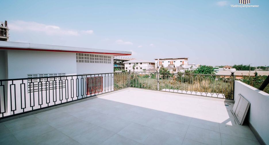 For sale 5 bedrooms house in Khlong Luang, Pathum Thani