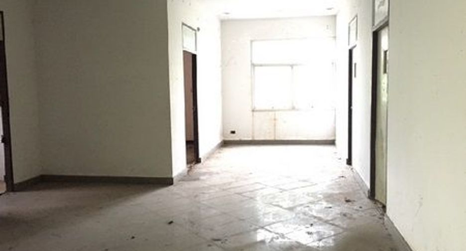 For sale retail Space in Mueang Uttaradit, Uttaradit