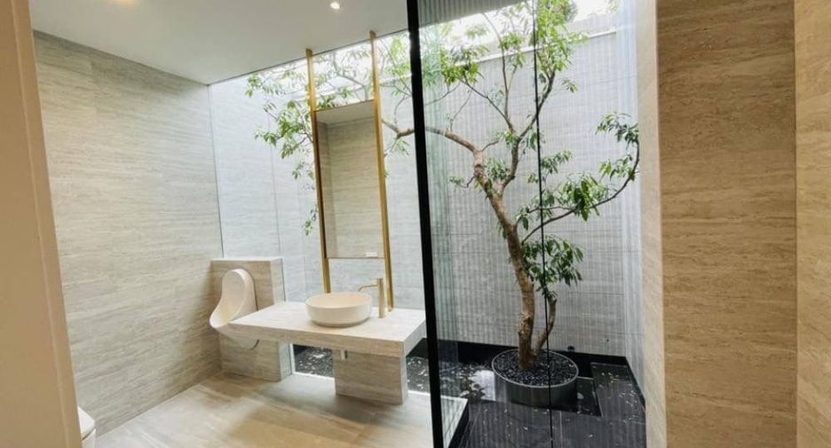 For rent そして for sale 5 ベッドルーム house in Saphan Sung, Bangkok