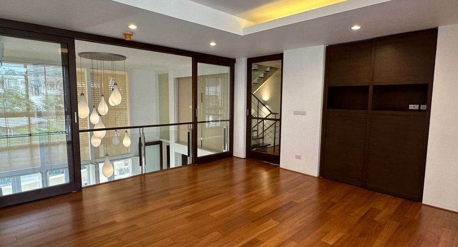 ขาย 3 ห้องนอน ทาวน์เฮ้าส์ ใน ยานนาวา, กรุงเทพฯ